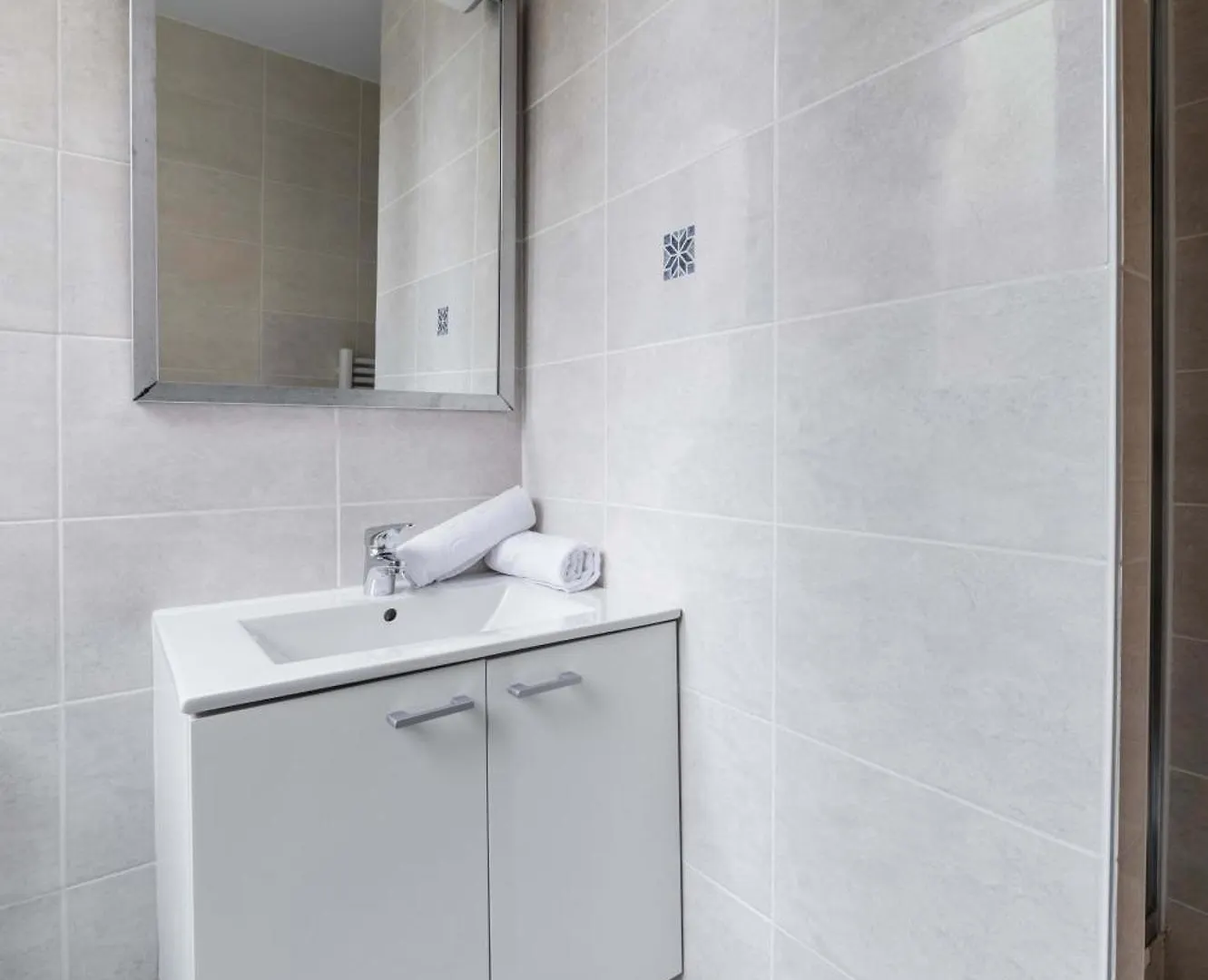 Appartement 60M2 Refait A Neuf - Paris 12 - 4P 0*,  Francie